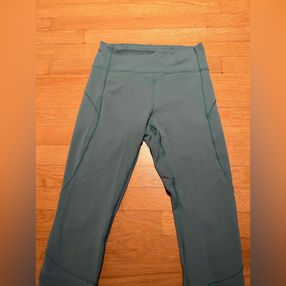 Cropped Turquoise Lululemon Leggings